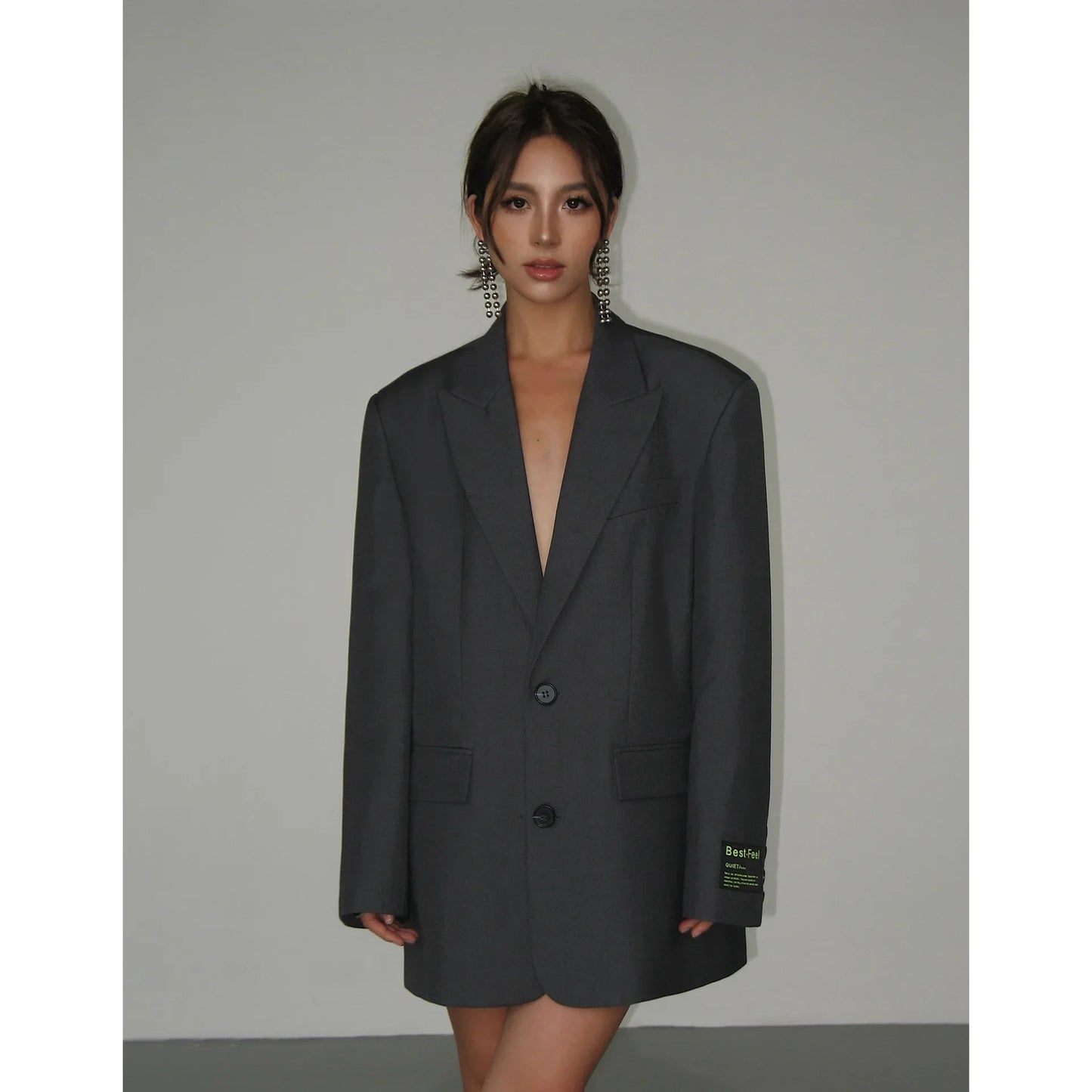 Naomi | Klassieke blazer met brede schouders