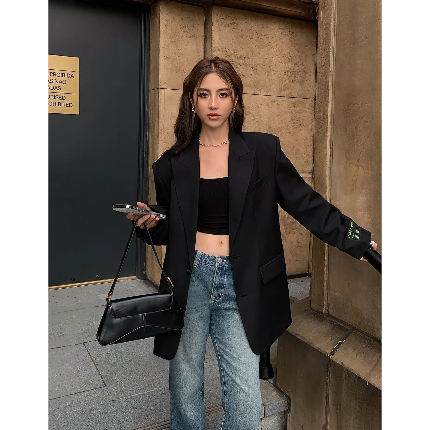 Naomi | Klassieke blazer met brede schouders