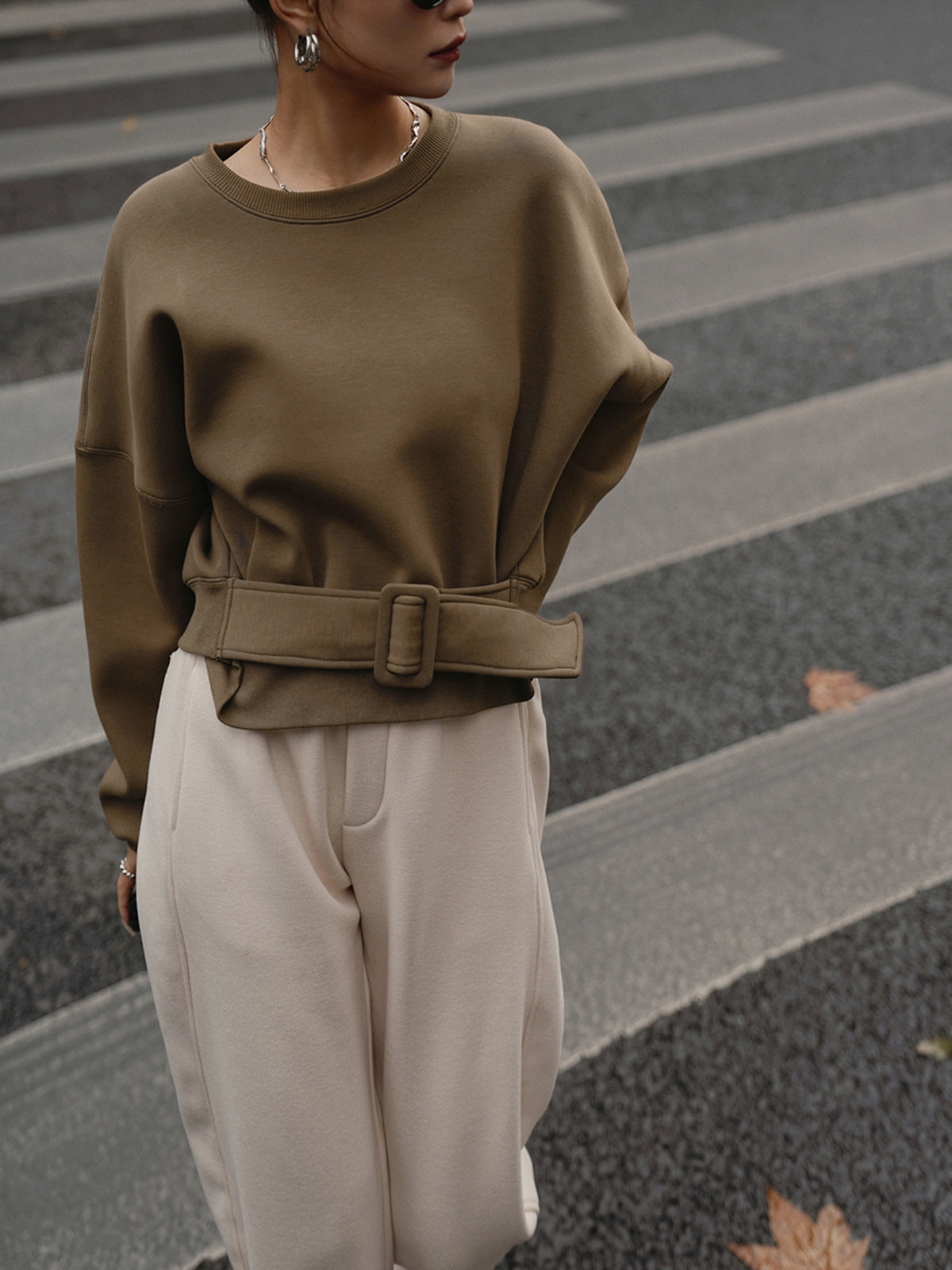 Cropped sweatshirt met vaste riem| Vanista - Vanista