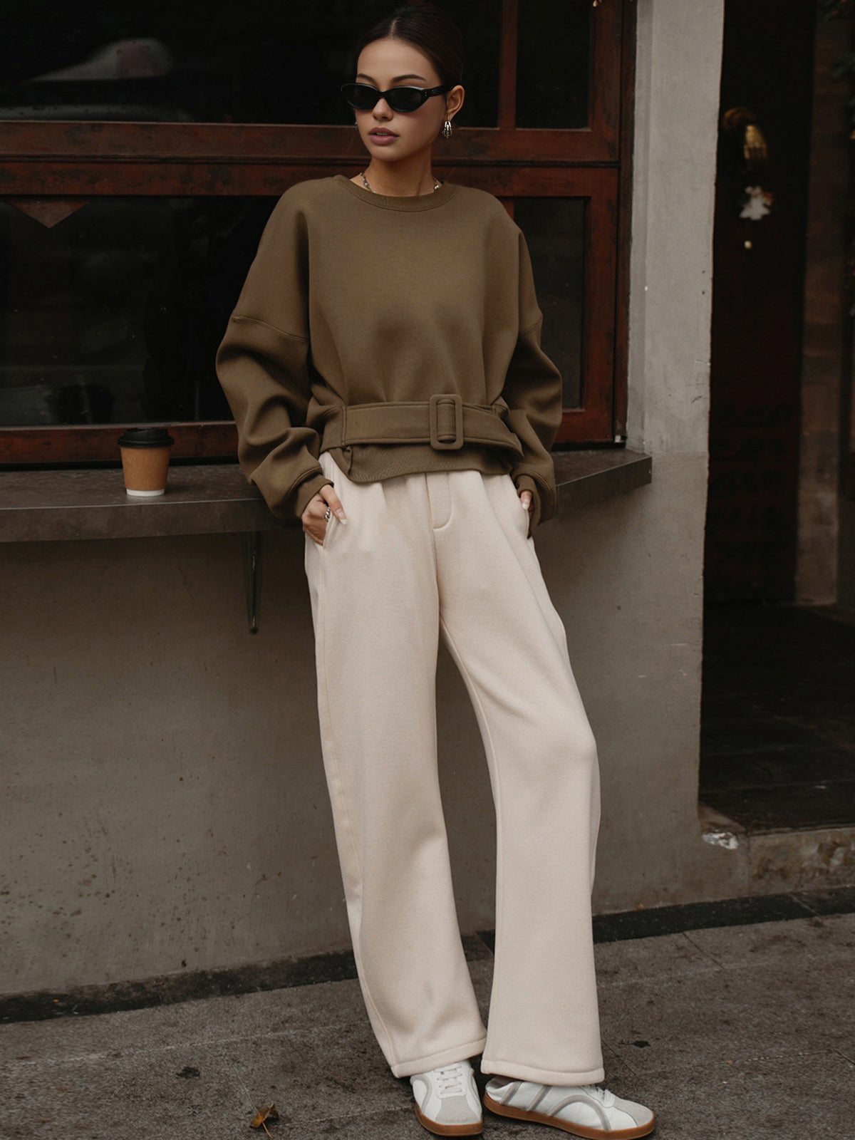Cropped sweatshirt met vaste riem| Vanista - Vanista