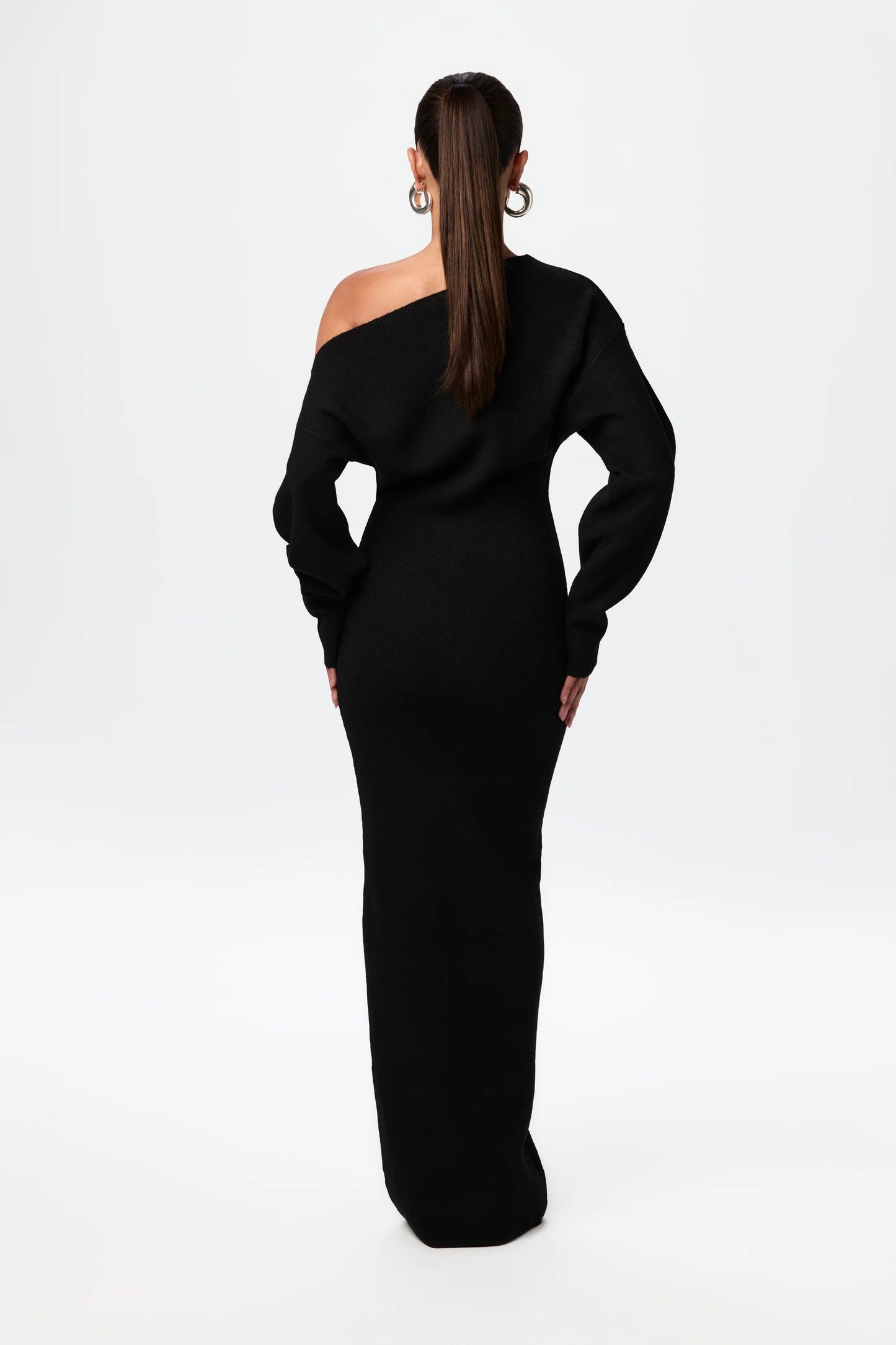 Elena | Zwarte Maxi jurk met blote schouder