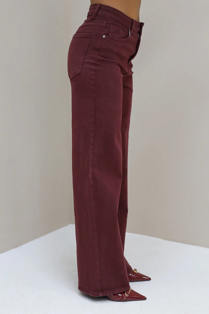 Jeans in bordeaux met hoge taille en brede pijpen- Vanista