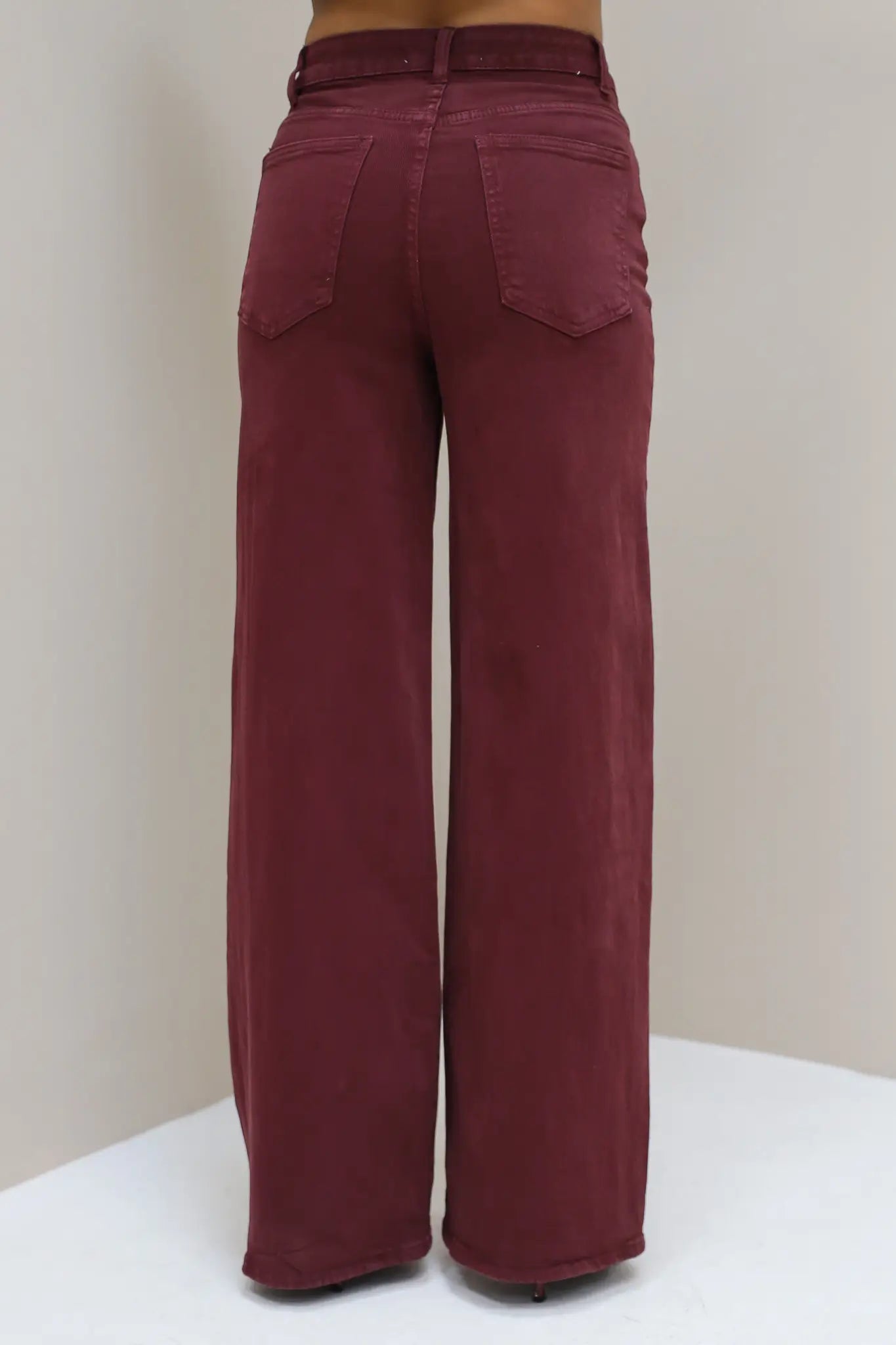 Jeans in bordeaux met hoge taille en brede pijpen- Vanista