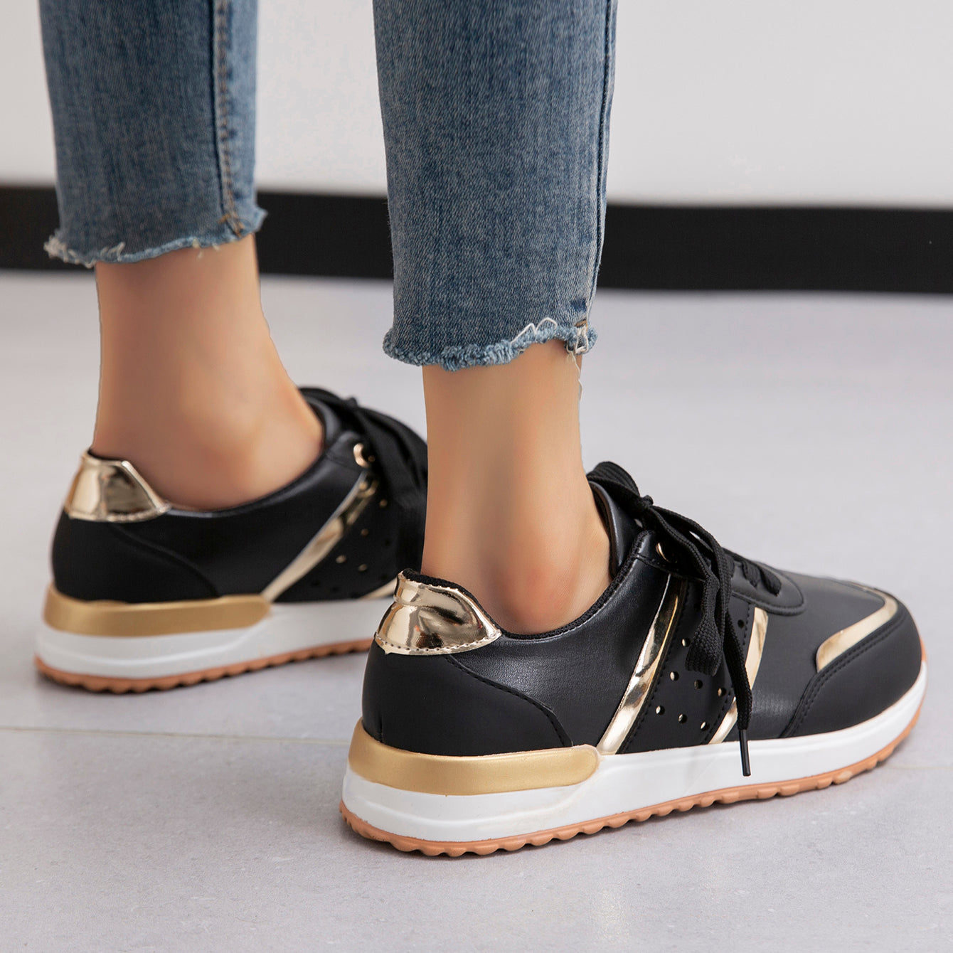 OrthoLux | Orthopedische Wandelschoenen – Lichtgewicht & Comfort