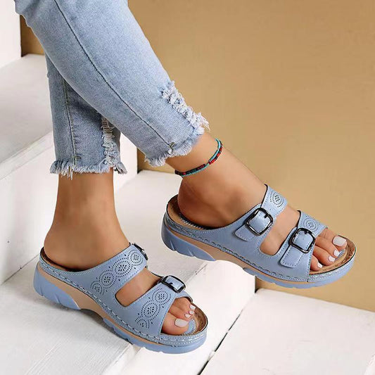 PULE | Orthopedische sandalen voor dames, voorzien van verstelbare gespen.