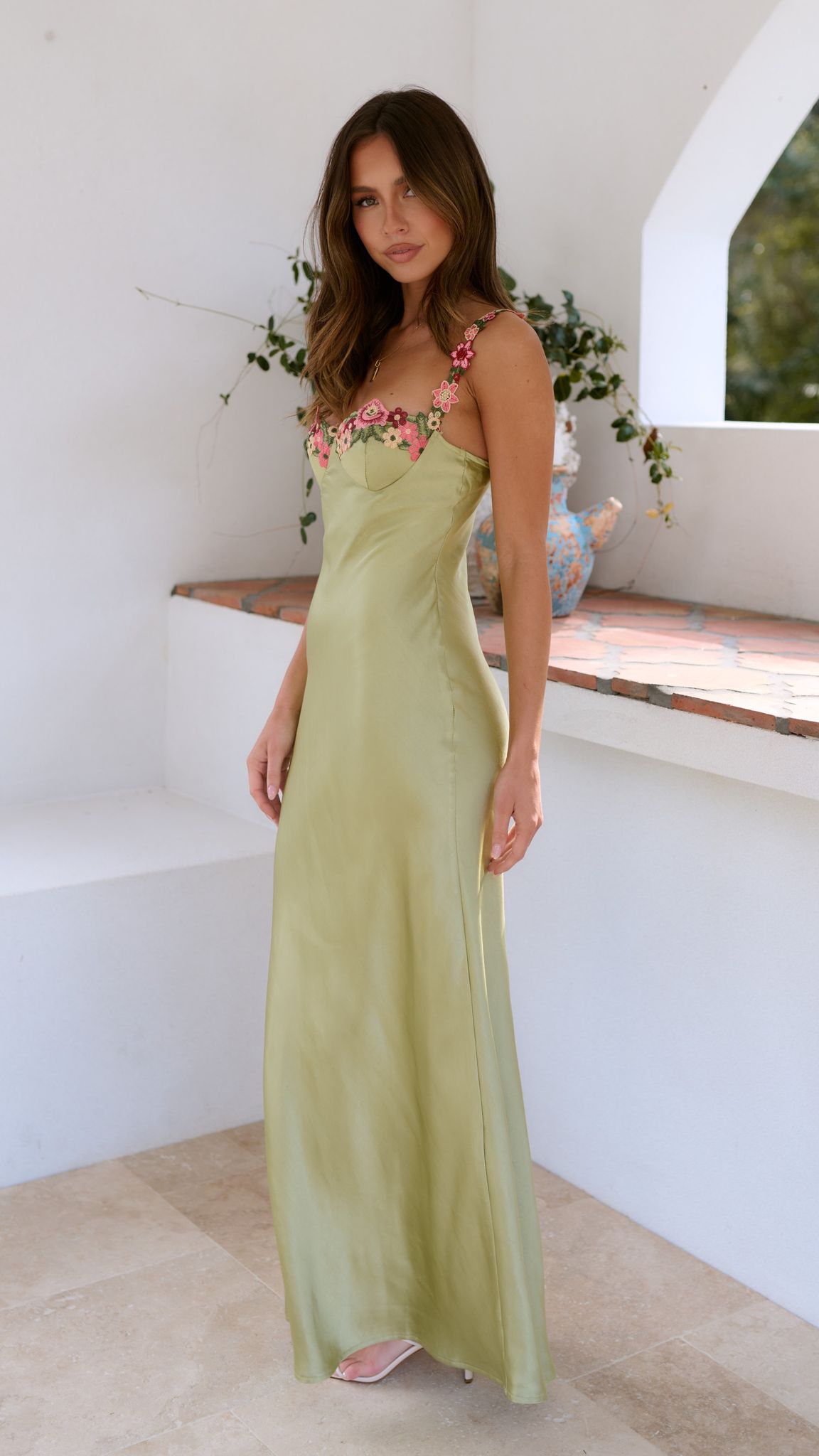 Rosa | Groene satijnen maxi-jurk