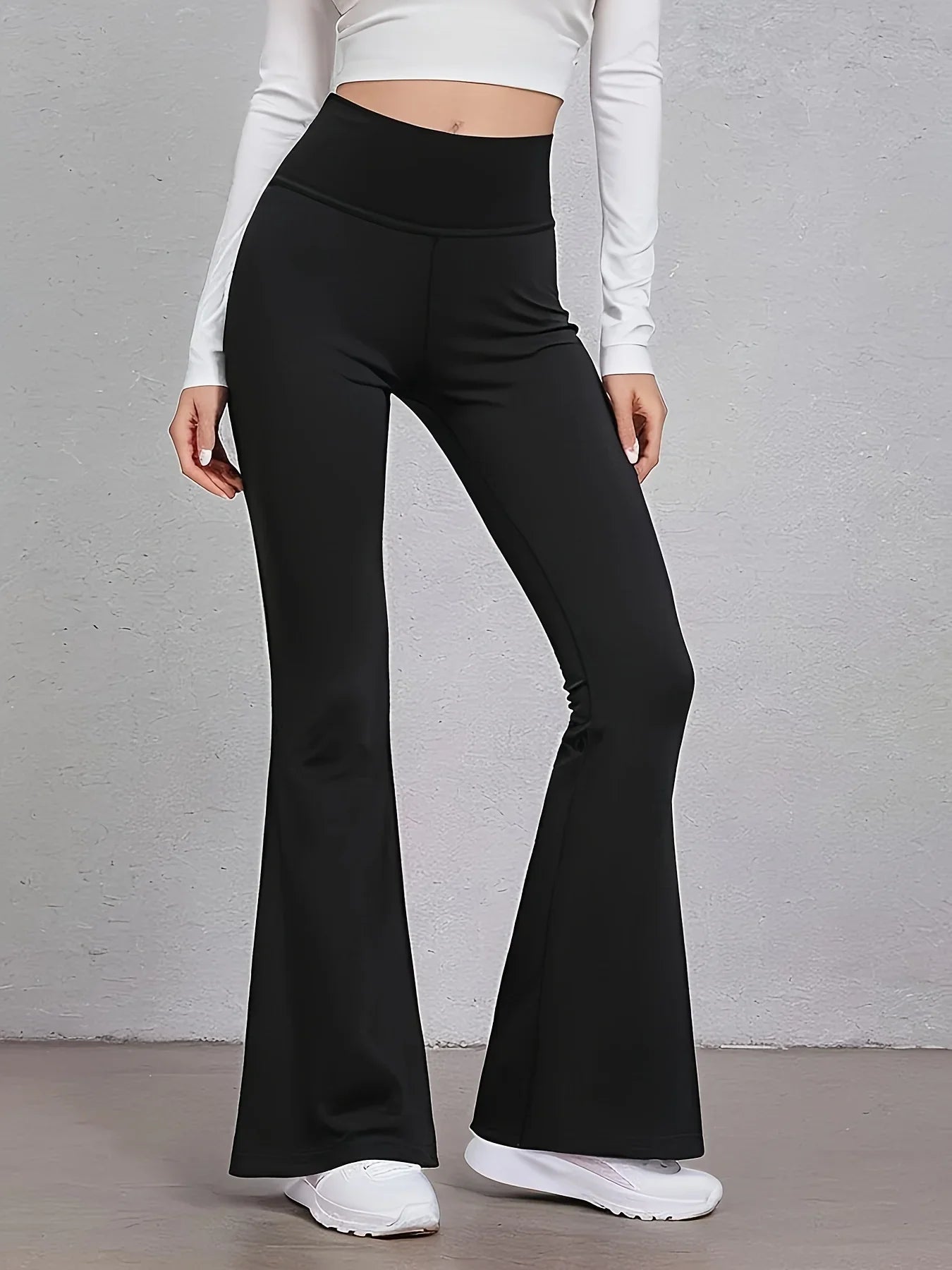 Zwarte hoge taille slim fit broek voor dames. -Vanista